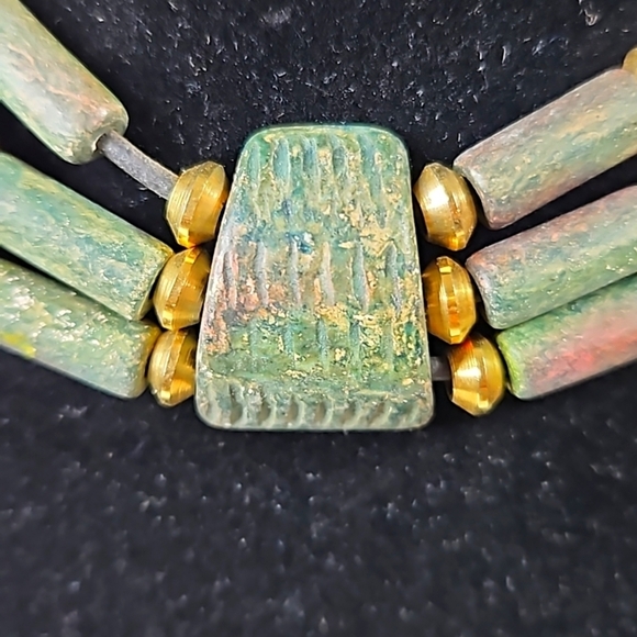 Green Stone Choker - Picture 2 of 4